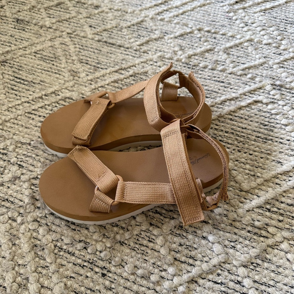 Universal Thread Tan Neutral Velcro Strap Platfor… - image 2